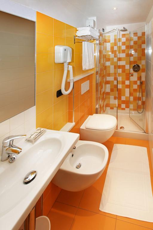 Hotel Biancaneve Oulx Pokoj fotografie