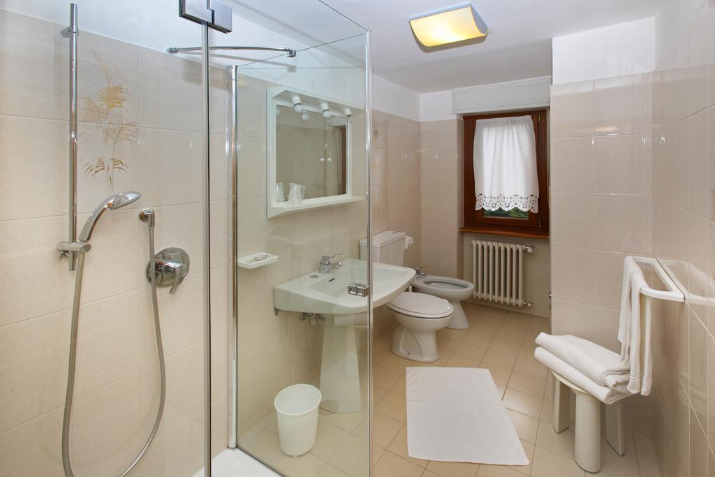 Hotel Biancaneve Oulx Pokoj fotografie